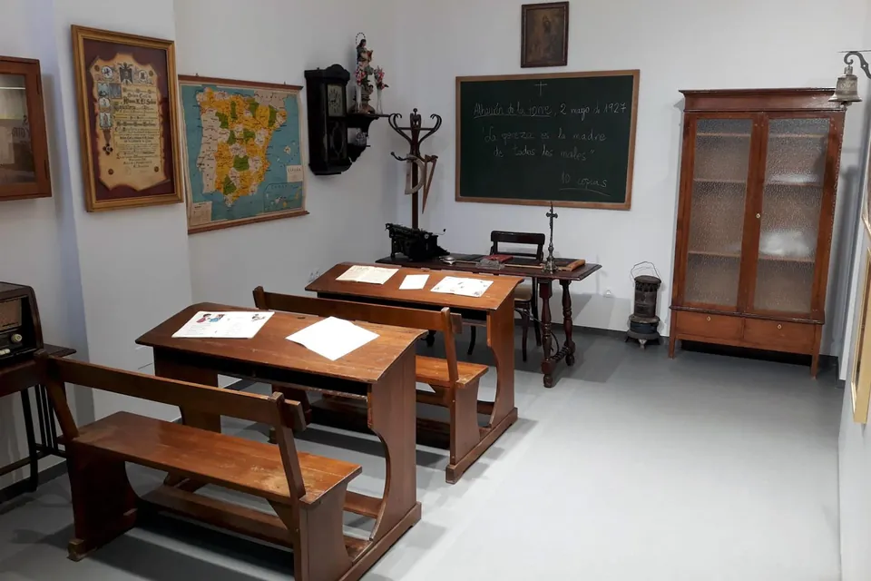 Aula histórica recreada · Museo Andaluz de la Educación